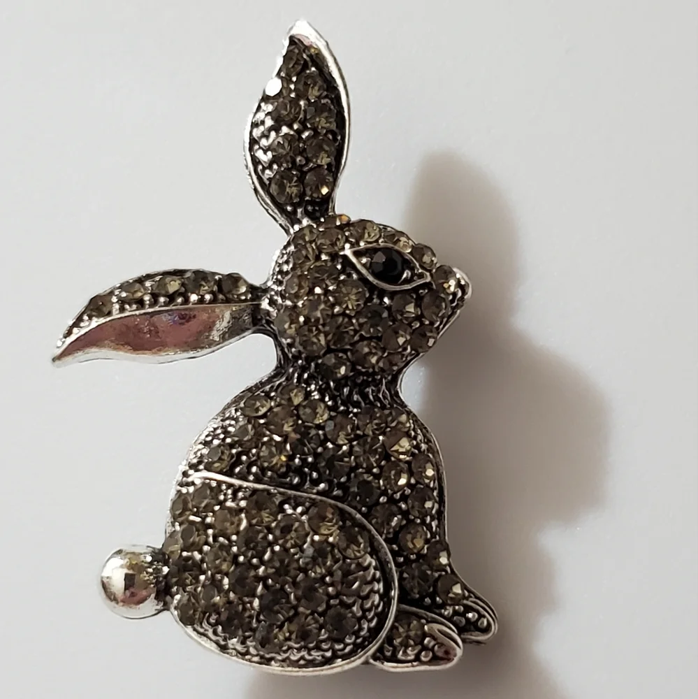 Bunny rabbit brooch Crystals sparkly gray smoky silver small pin Easter spring - Picture 7 of 8
